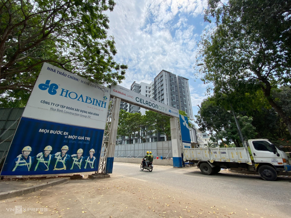 Dự án khu đô thị Celadon City quận Tân Phú do Công ty Gamuada Land làm chủ đầu tư nằm trong nhóm các dự án bị xử phạt vì xây dựng sai phép. Ảnh: Châu Long